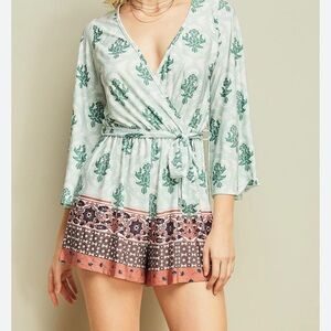 Entro Green and White Patterned Top